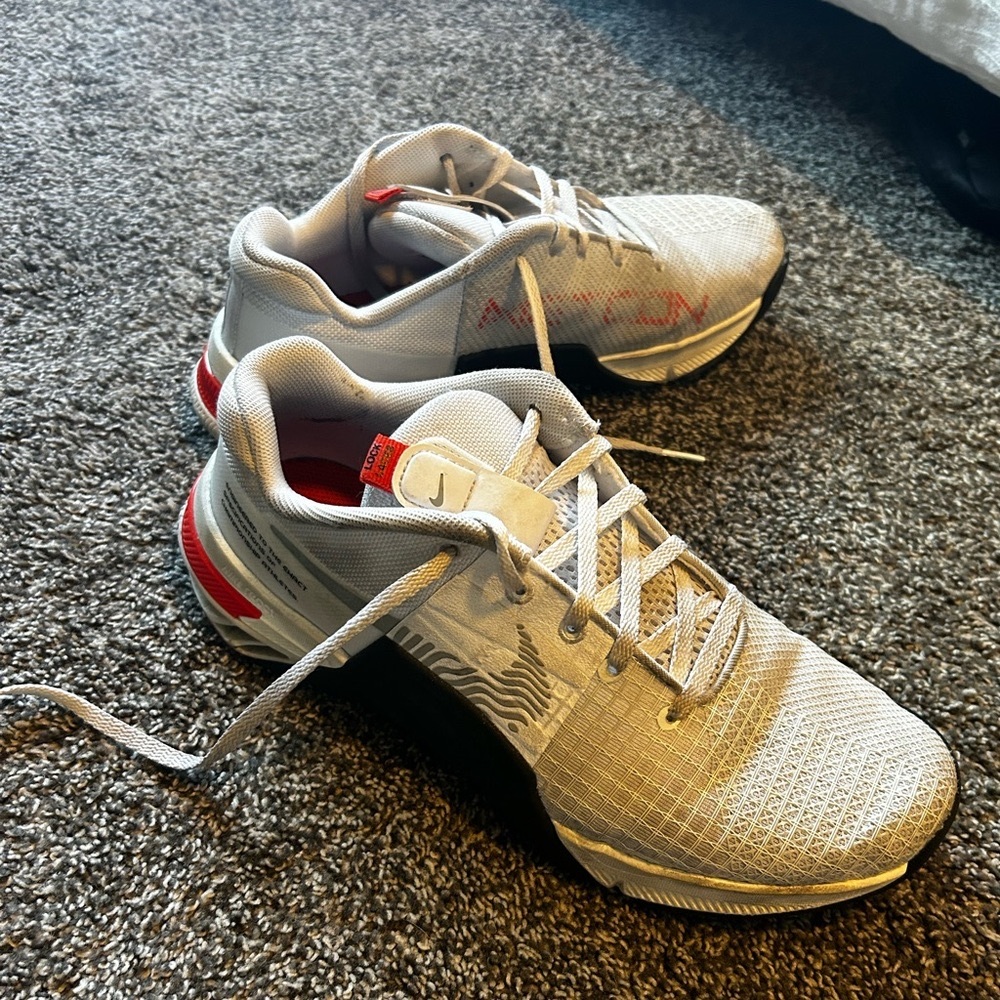 Nike Metcon 8, Women’s Workout Shoes Size 9.5